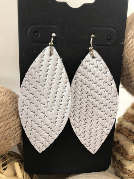 White zigzag texture leather earrings
