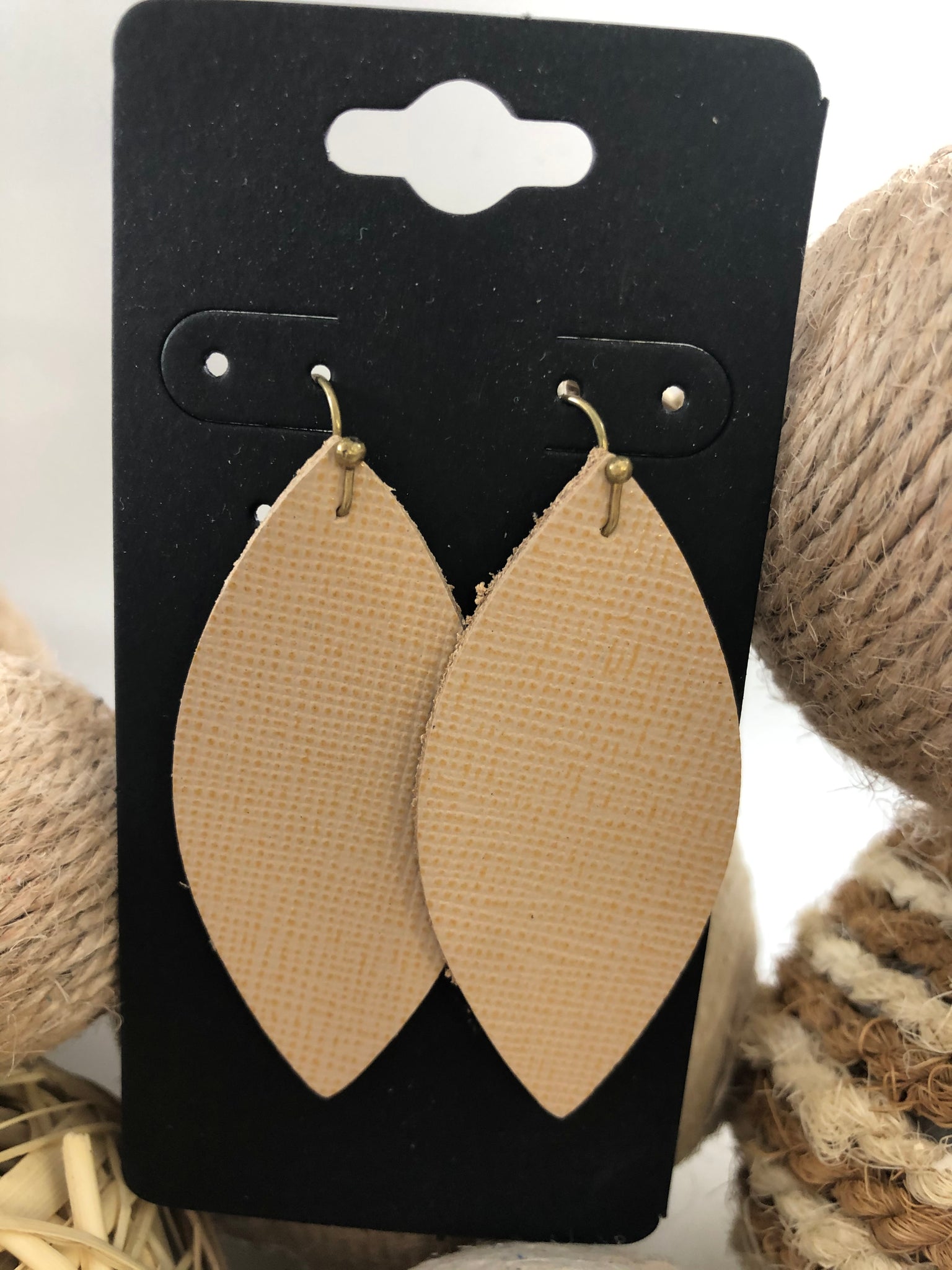 Beige saffiano leather earrings